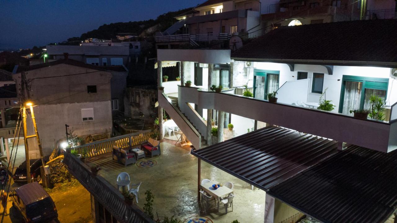 Apartments Ishmi In Center Of Ülgün Dış mekan fotoğraf