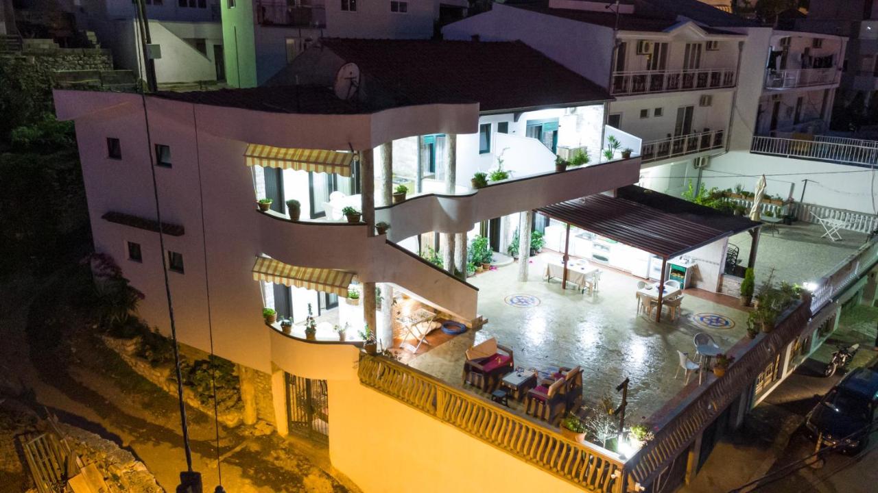 Apartments Ishmi In Center Of Ülgün Dış mekan fotoğraf