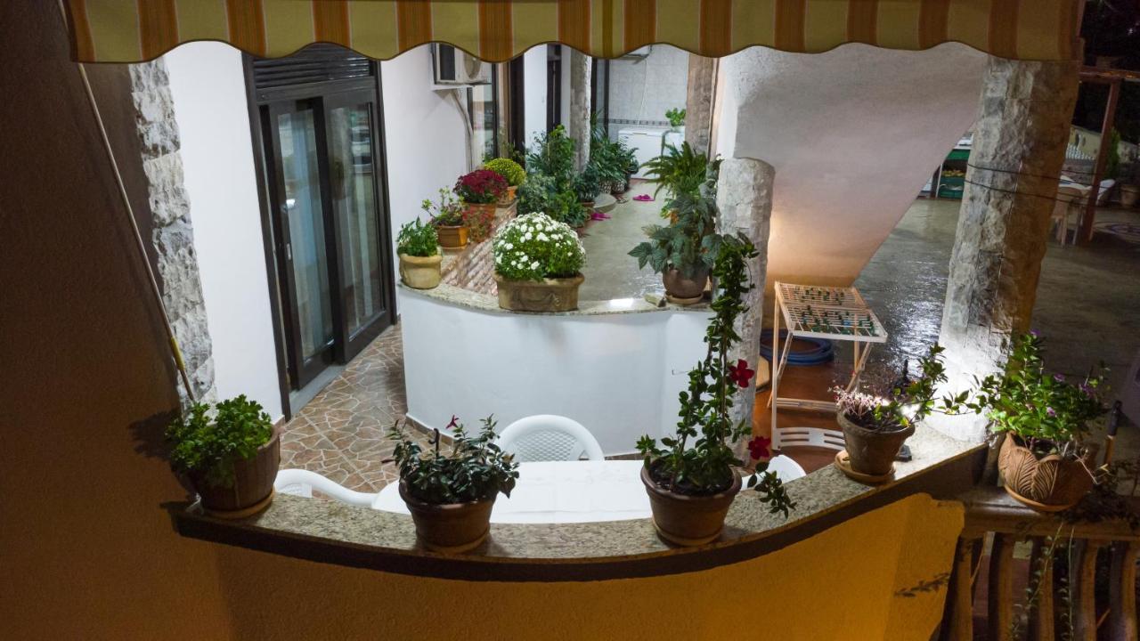 Apartments Ishmi In Center Of Ülgün Dış mekan fotoğraf