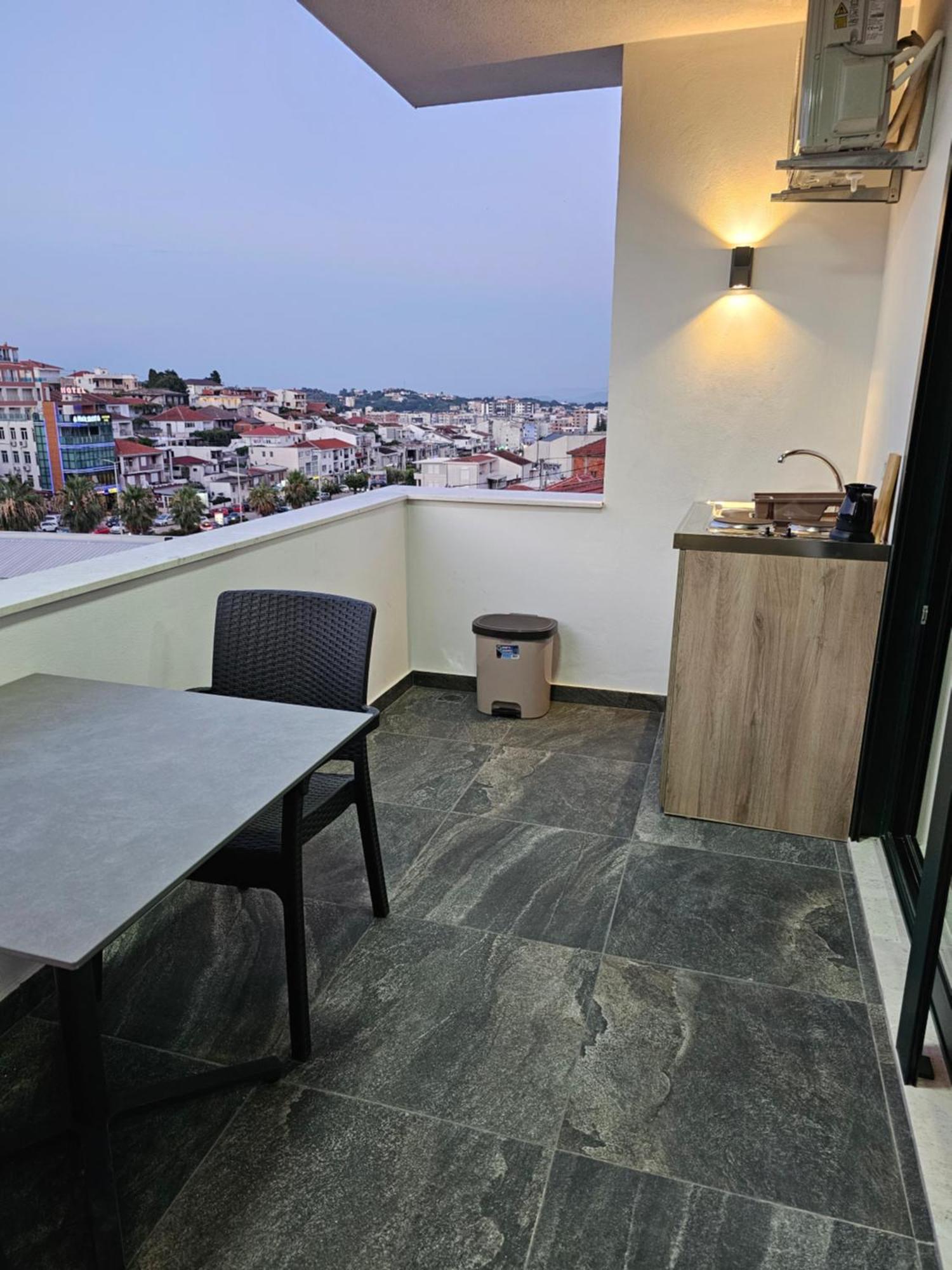 Apartments Ishmi In Center Of Ülgün Dış mekan fotoğraf