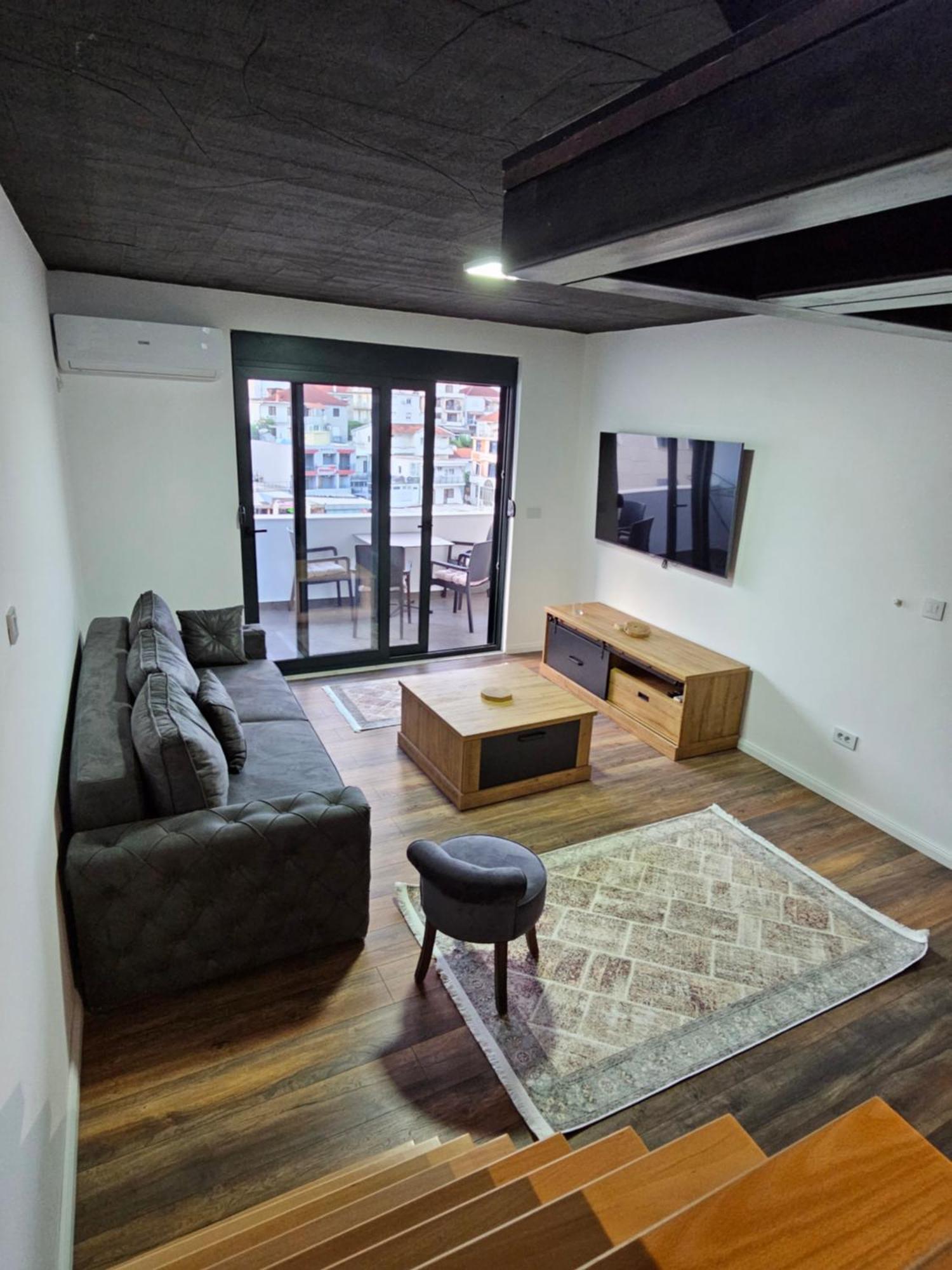 Apartments Ishmi In Center Of Ülgün Dış mekan fotoğraf